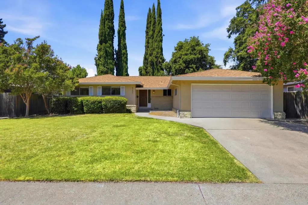 6250 Riverside Boulevard, Sacramento, CA — listing photo 1
