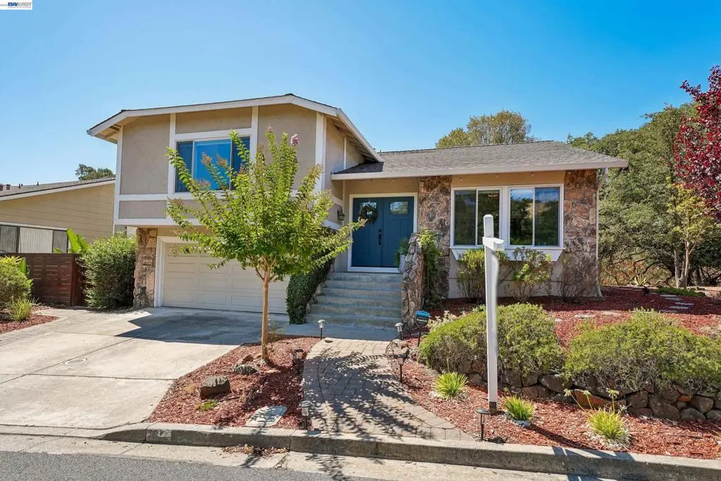 Single Family Residence for sale at 135 Saint Germain Lane, Pleasant Hill, CA featuring 3 beds and 2 baths