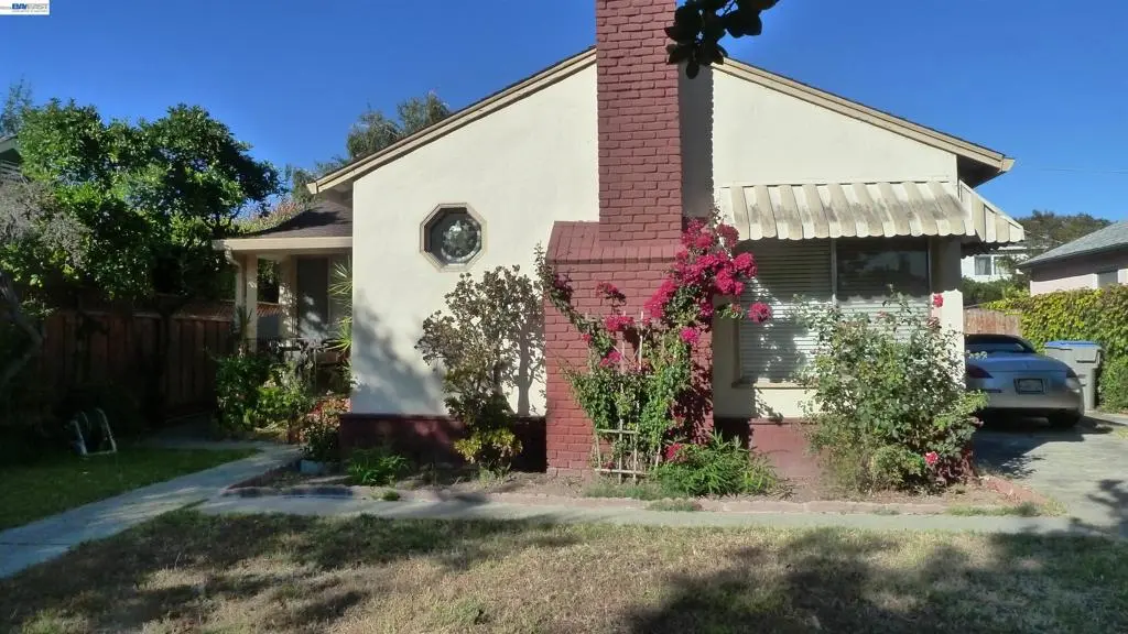 Single Family Residence for sale at 1284 N San Pedro Street, San Jose, CA featuring 2 beds and 1 bath