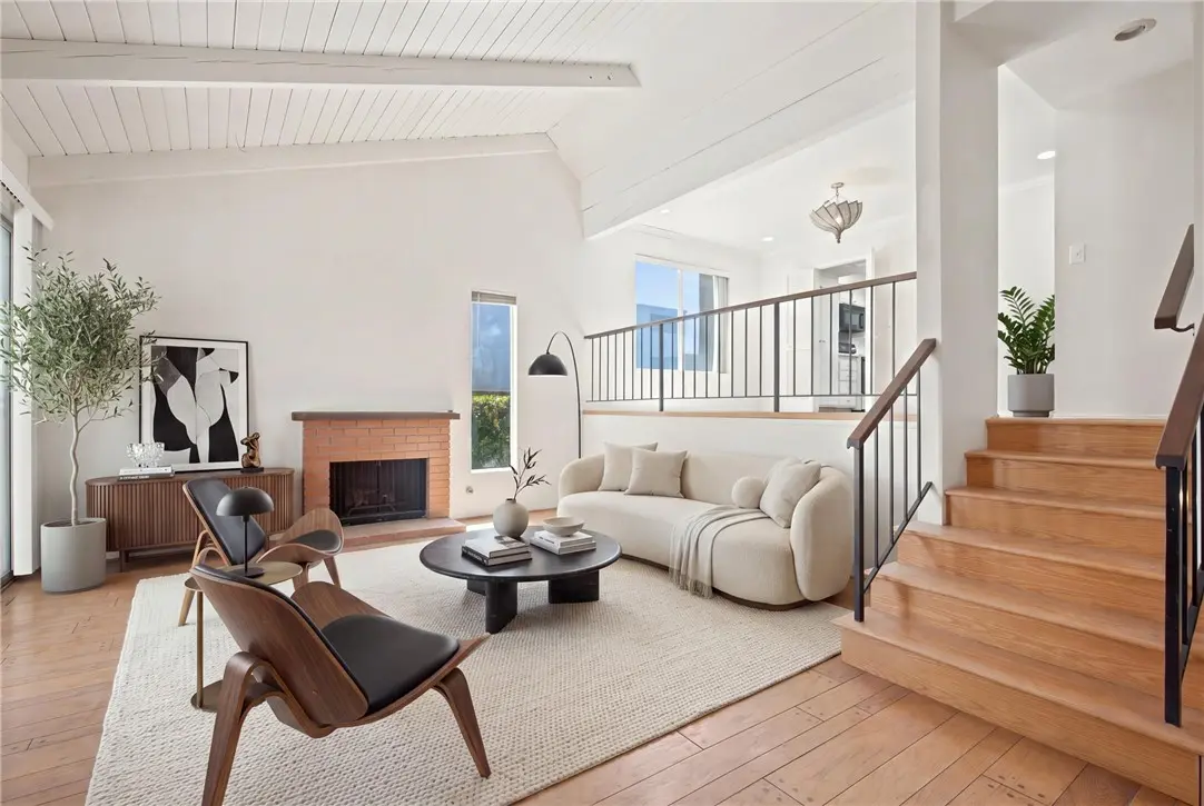 11786 Moorpark Street F, Studio City, CA — listing photo 1