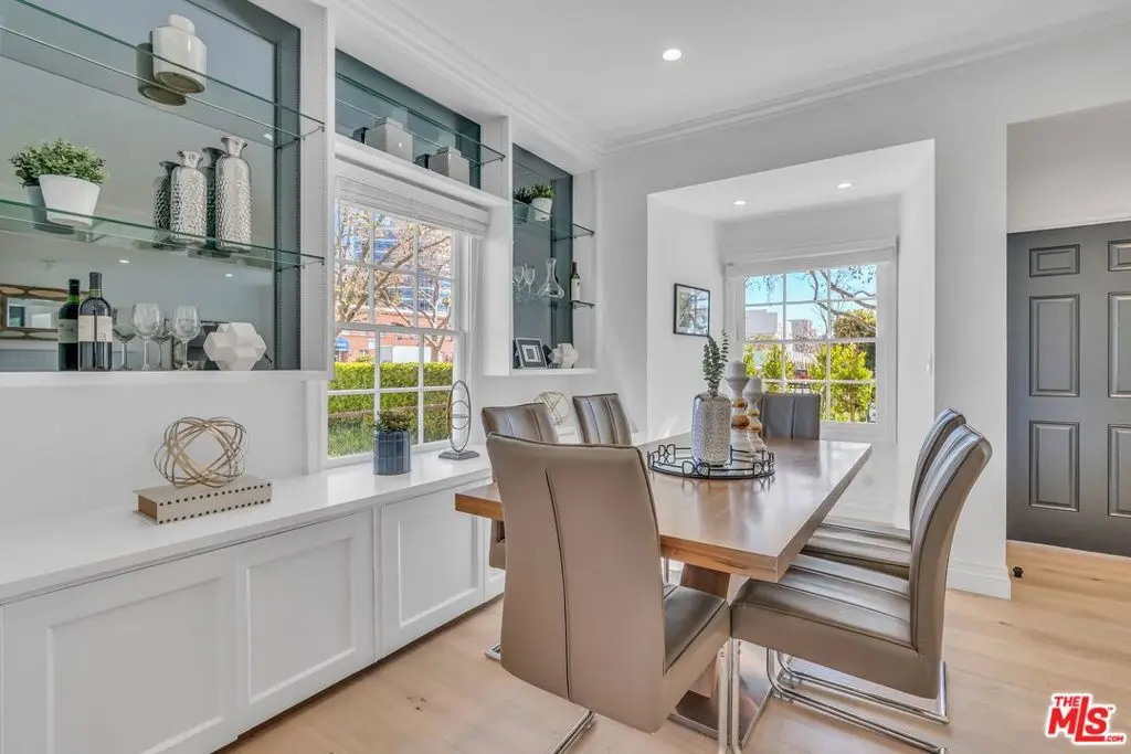 Residential Lease for rent at 135 S Linden Drive, Beverly Hills, Los Angeles County, CA featuring 2 beds and 3 baths