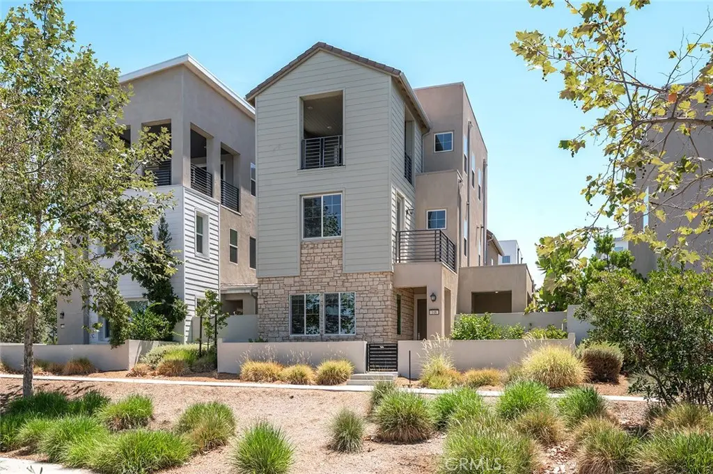 148 Perspective, Irvine, CA — listing photo 1