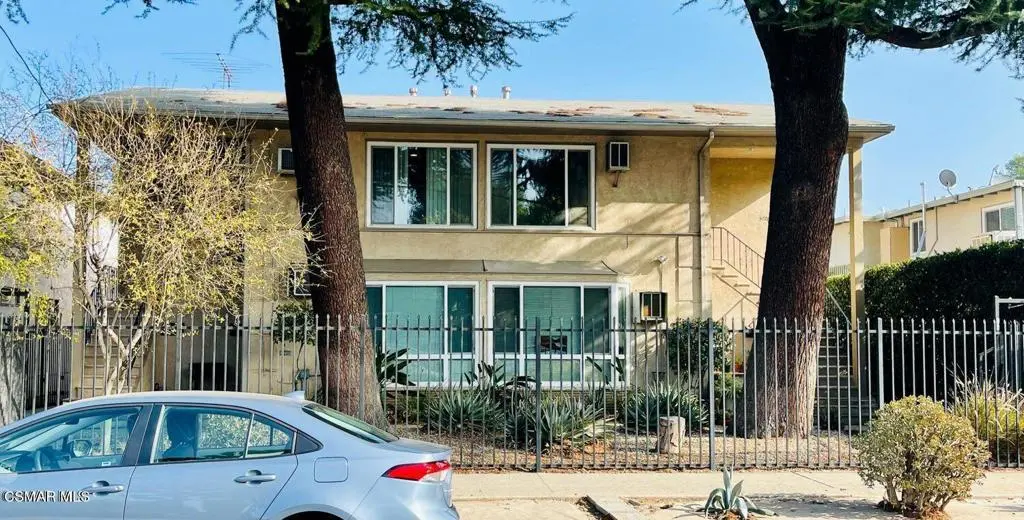 5728 Hazeltine Avenue, Van Nuys, CA — listing photo 1