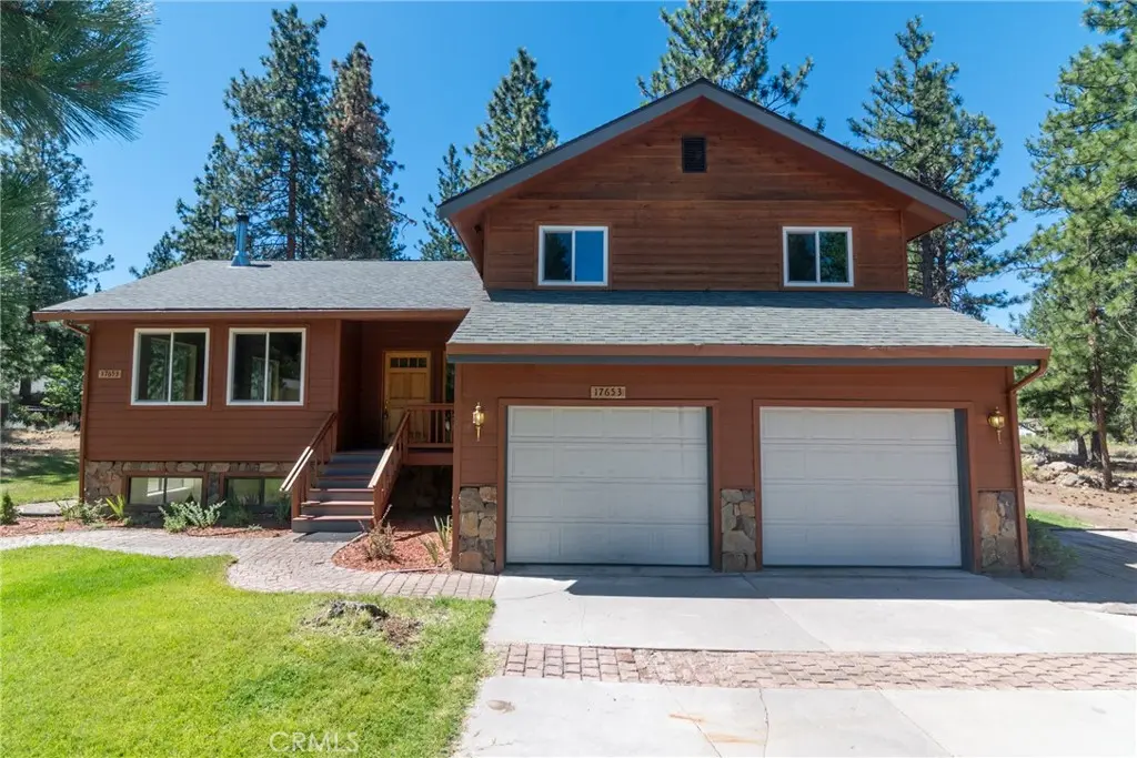 Single Family Residence for sale at 17653 Cougar Court, Weed, CA featuring 3 beds and 3 baths