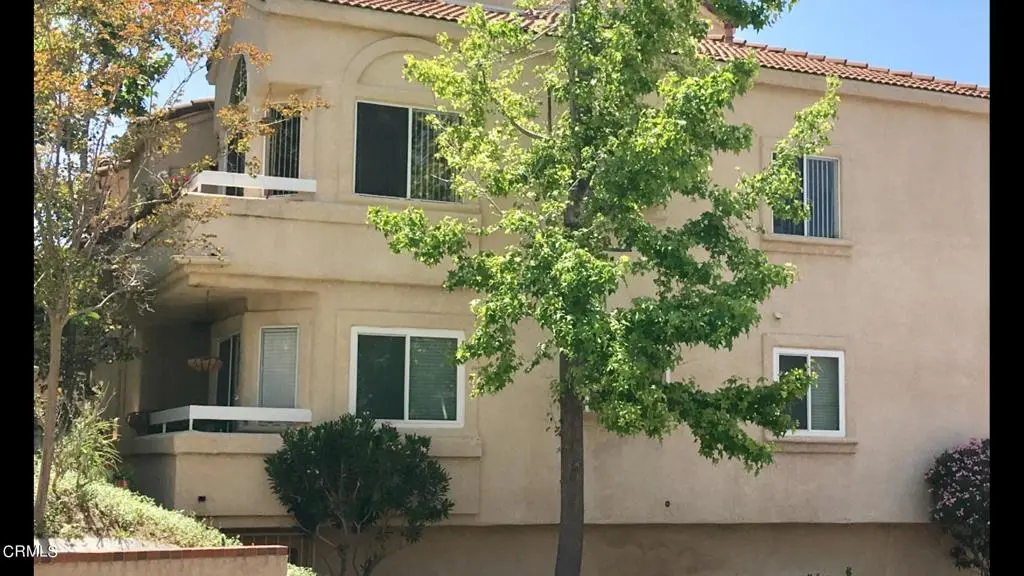 19852 Sandpiper Place 94, Newhall, CA — listing photo 1