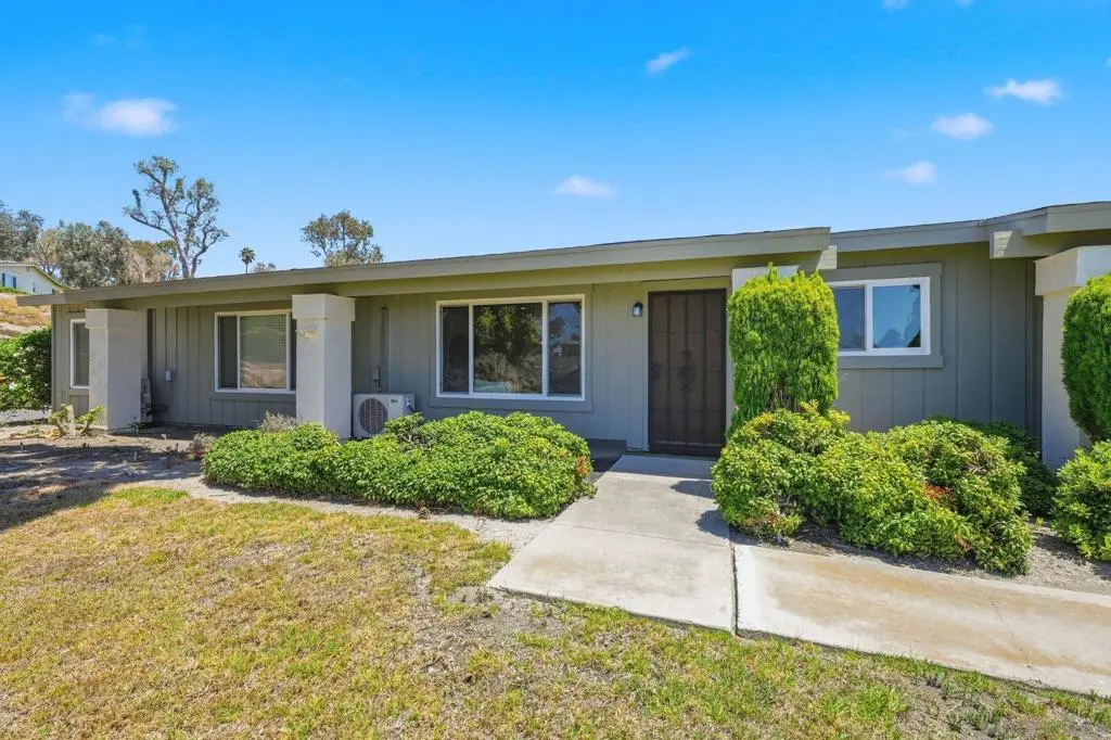 3738 Hickory Way, Oceanside, CA — listing photo 1