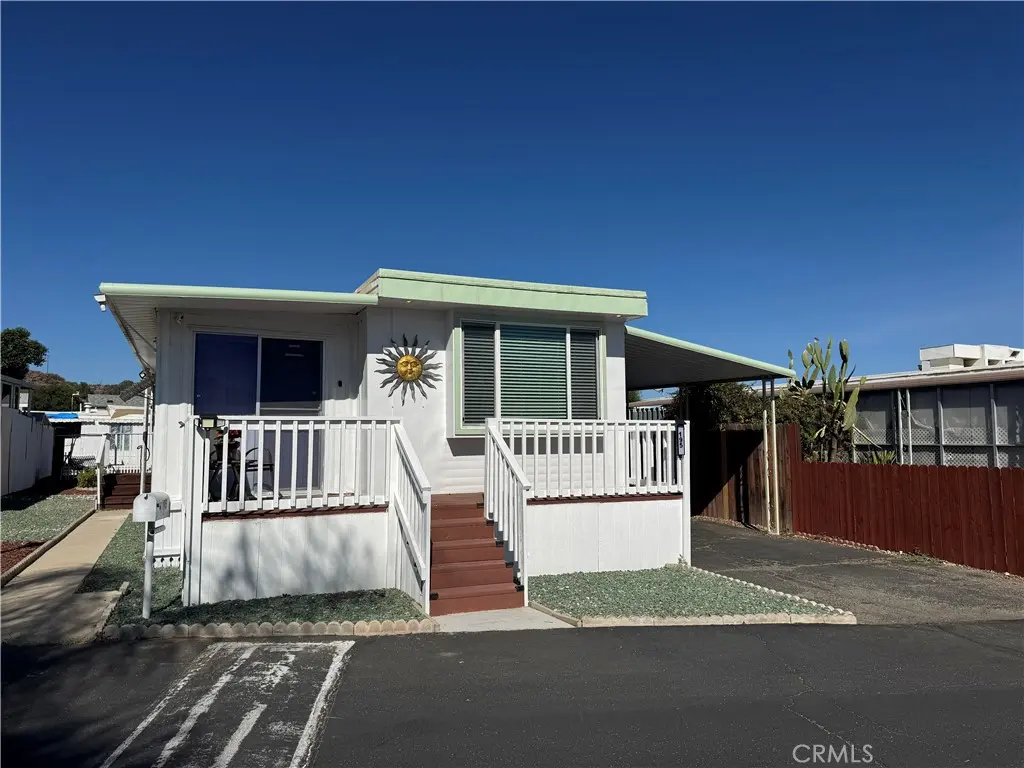 Manufactured In Park for sale at 44725 State Highway 74 195, Hemet, CA featuring 1 bed and 2 baths