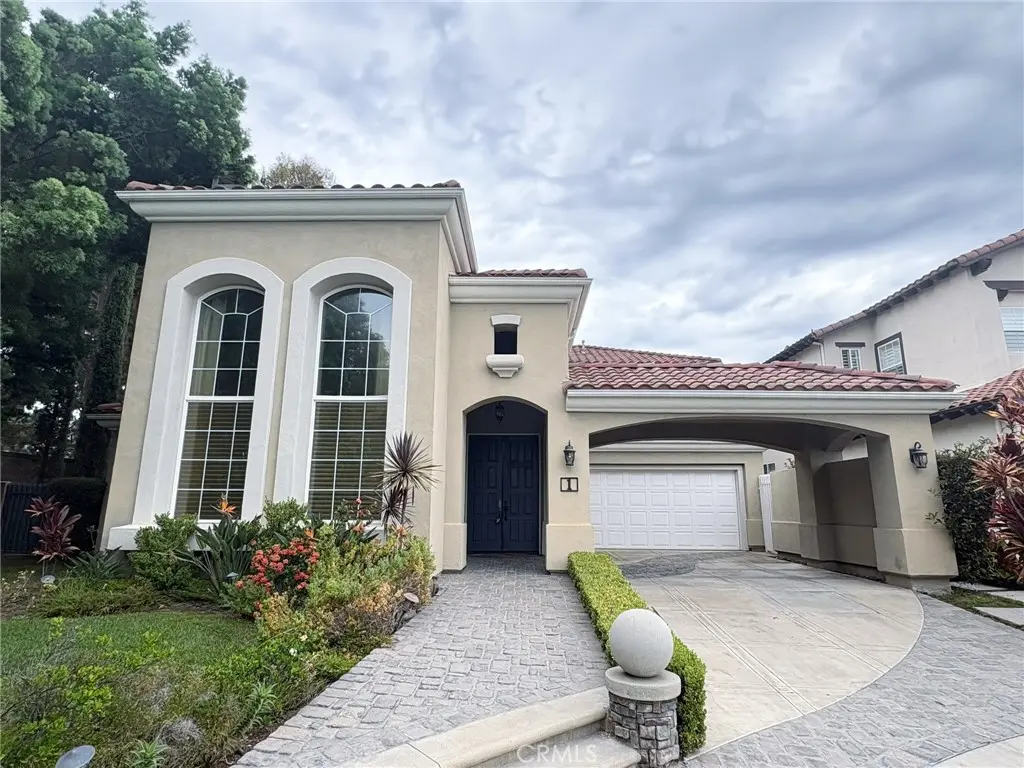 Single Family Residence for rent at 1 Shadow, Irvine, CA featuring 4 beds and 4 baths