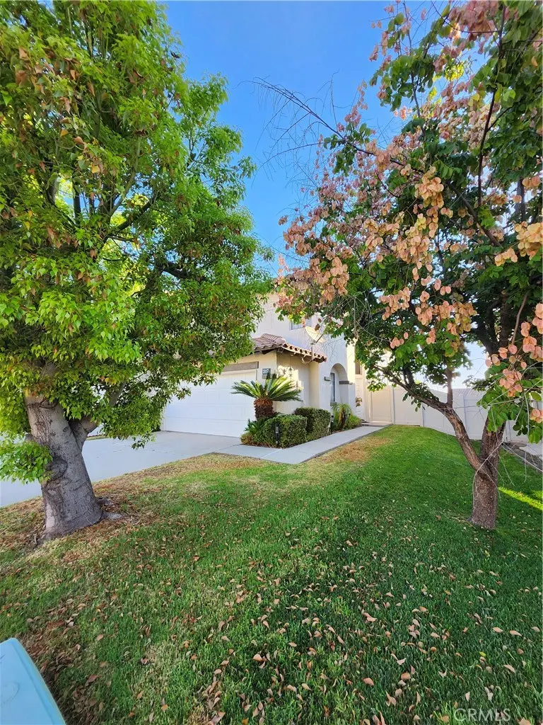 Townhouse for sale at 2057 San Diego, Corona, CA featuring 3 beds and 3 baths