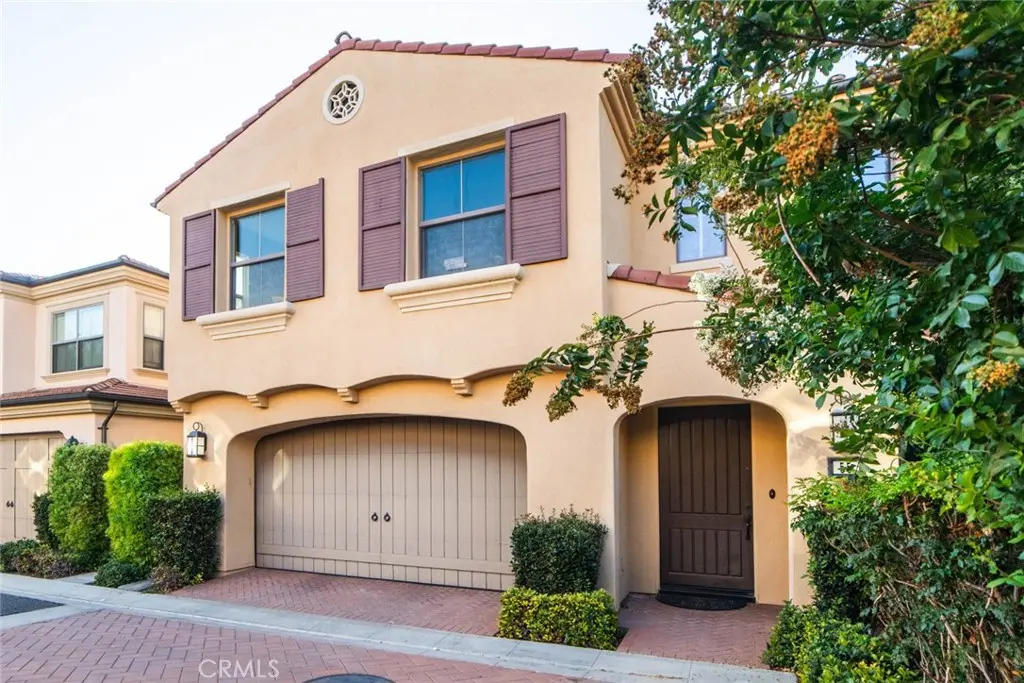 Residential Lease for rent at 55 Ivory Petal, Irvine, Orange County, CA featuring 3 beds and 3 baths