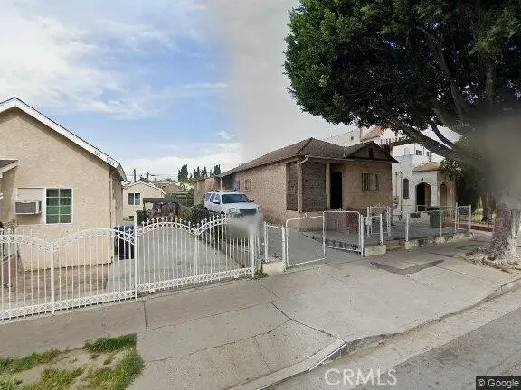 Residential Lease for rent at 525 S Soto Street 1/2, Los Angeles, Los Angeles County, CA featuring 1 bed and 1 bath
