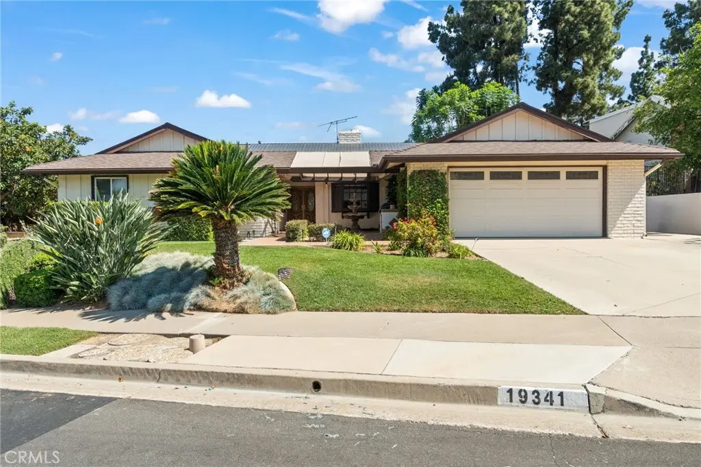 19341 Willowbrook, Yorba Linda, CA — listing photo 1