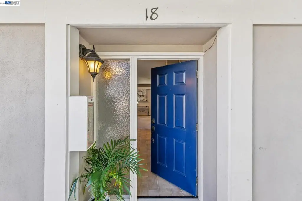 2133 Donald Dr 18, Moraga, CA — listing photo 1