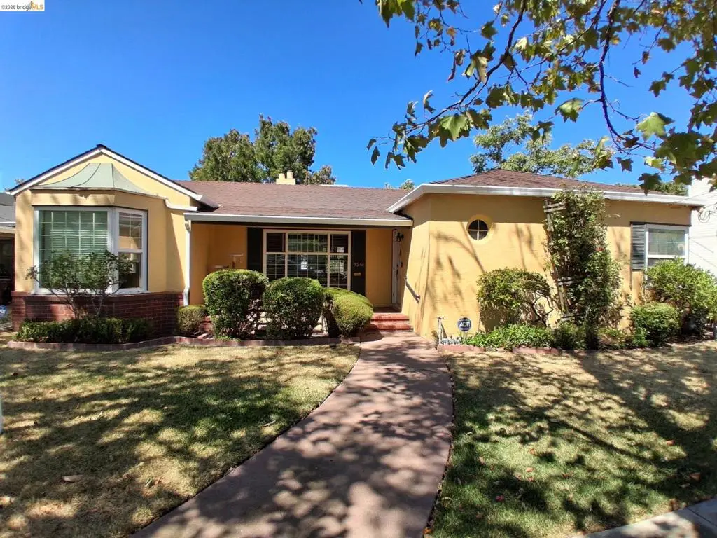 Single Family Residence for sale at 125 Oak Place, Pittsburg, CA featuring 3 beds and 1 bath