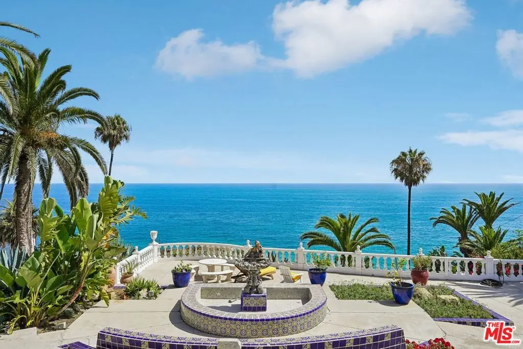 19419 Pacific Coast Highway, Malibu, CA — listing photo 1
