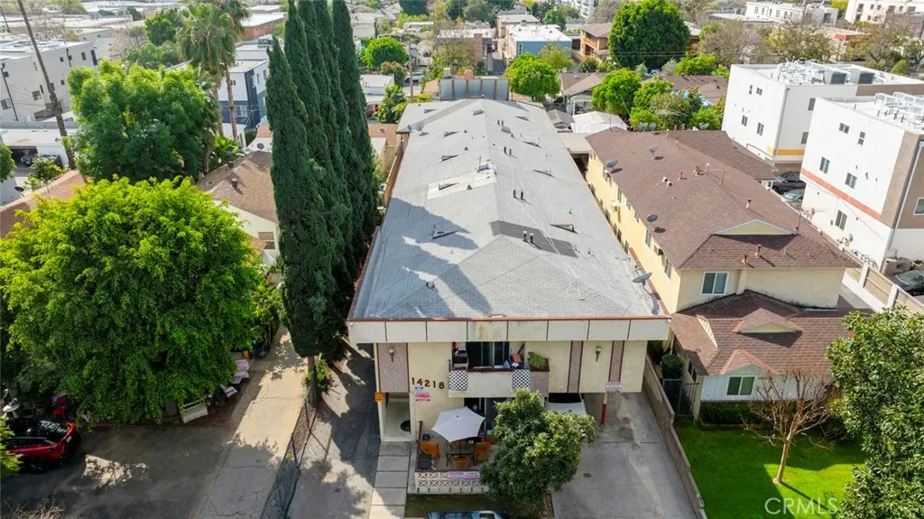 Residential Lease for rent at 14218 Sylvan, Los Angeles, Los Angeles County, CA featuring 1 bed and 1 bath