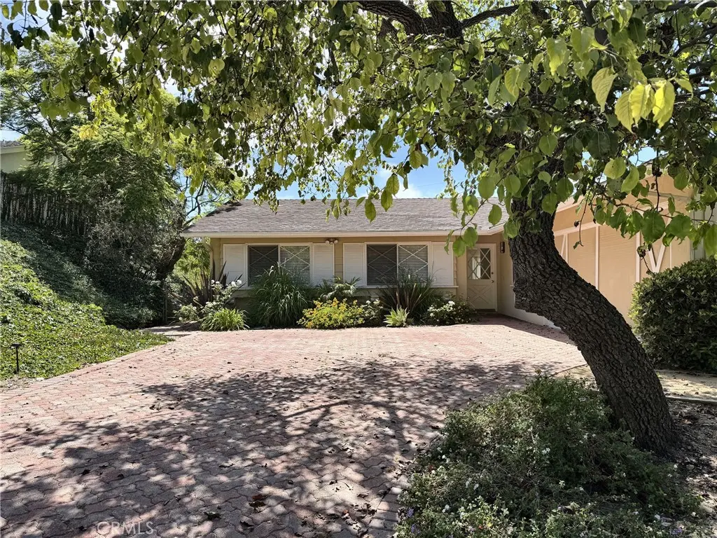 Single Family Residence for rent at 28845 Briarhurst, Rancho Palos Verdes, CA featuring 3 beds and 2 baths