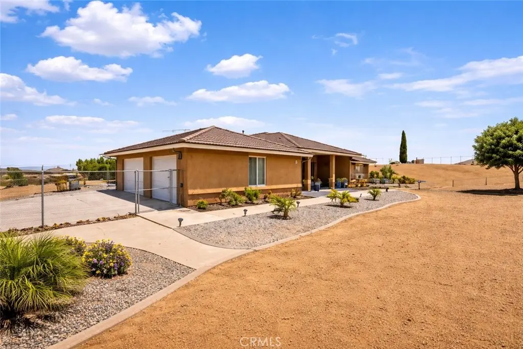 6797 Blue Rose, Oak Hills, CA — listing photo 1