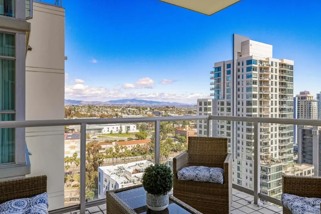 Single Family Residence for rent at 850 BEECH ST #1603, San Diego, CA featuring 2 beds and 2 baths