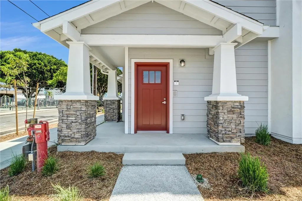 Townhouse for sale at 1336 Locust Avenue 3, Long Beach, CA featuring 3 beds and 4 baths