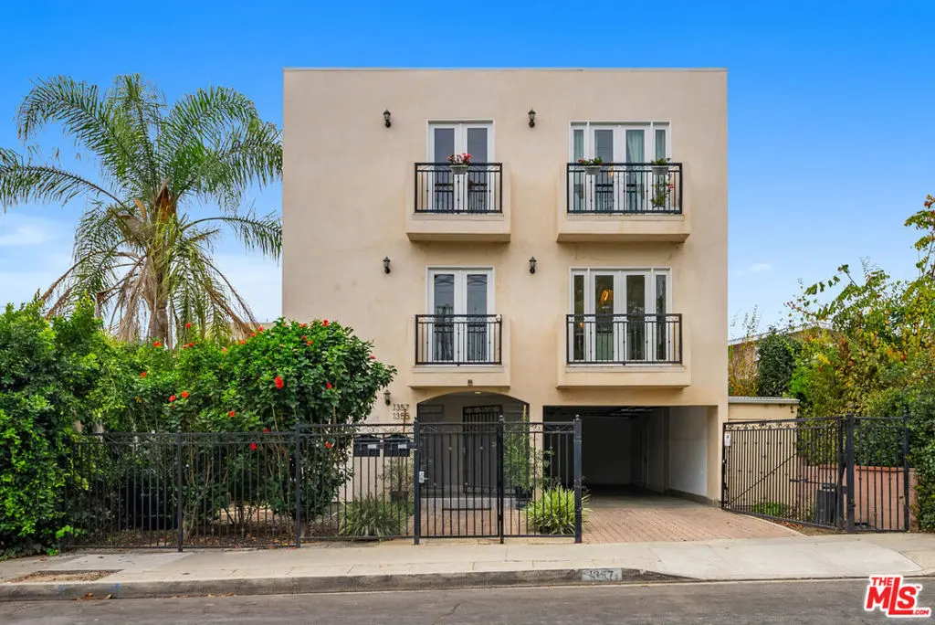 Residential Lease for rent at 1357 Seward Street, Los Angeles, Los Angeles County, CA featuring 2 beds and 3 baths