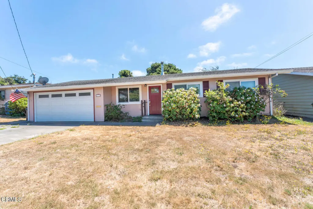 Single Family Residence for sale at 1072 E Chestnut Street, Fort Bragg, CA featuring 3 beds and 1 bath