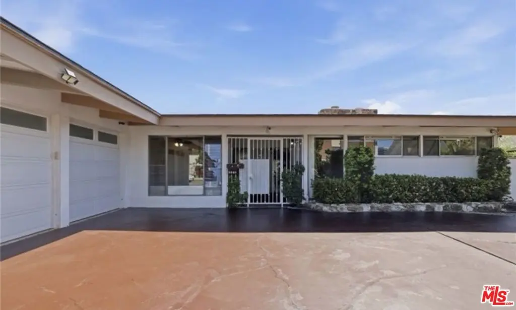 Residential Lease for rent at 6732 Wooster Avenue, Los Angeles, Los Angeles County, CA featuring 7 beds and 4 baths