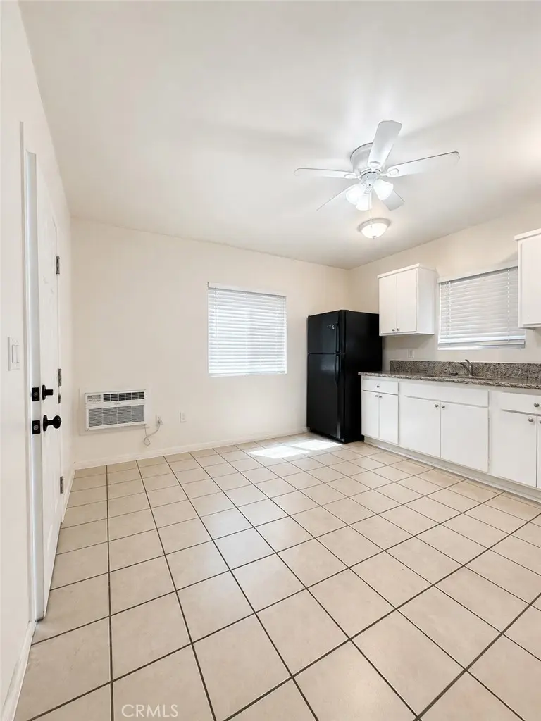 Apartment for rent at 319 Hermosa Avenue 2, Long Beach, CA featuring 1 bed and 1 bath