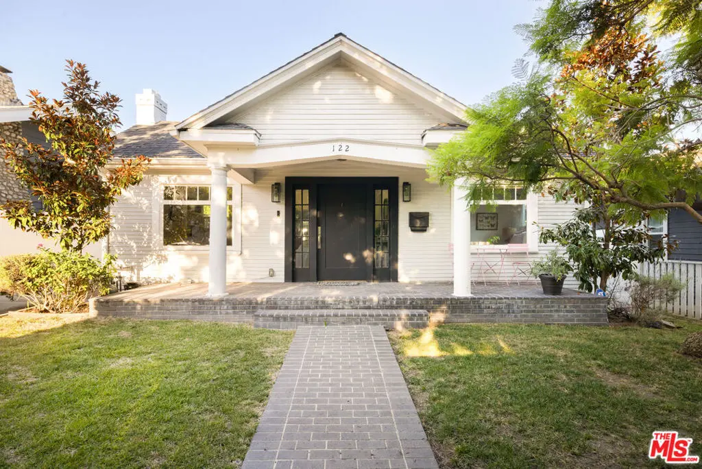 Residential Lease for rent at 122 N Wilton Place, Los Angeles, Los Angeles County, CA featuring 4 beds and 3 baths