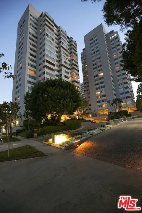 Condominium for rent at 865 Comstock Avenue 6A, Los Angeles, CA featuring 2 beds and 2 baths