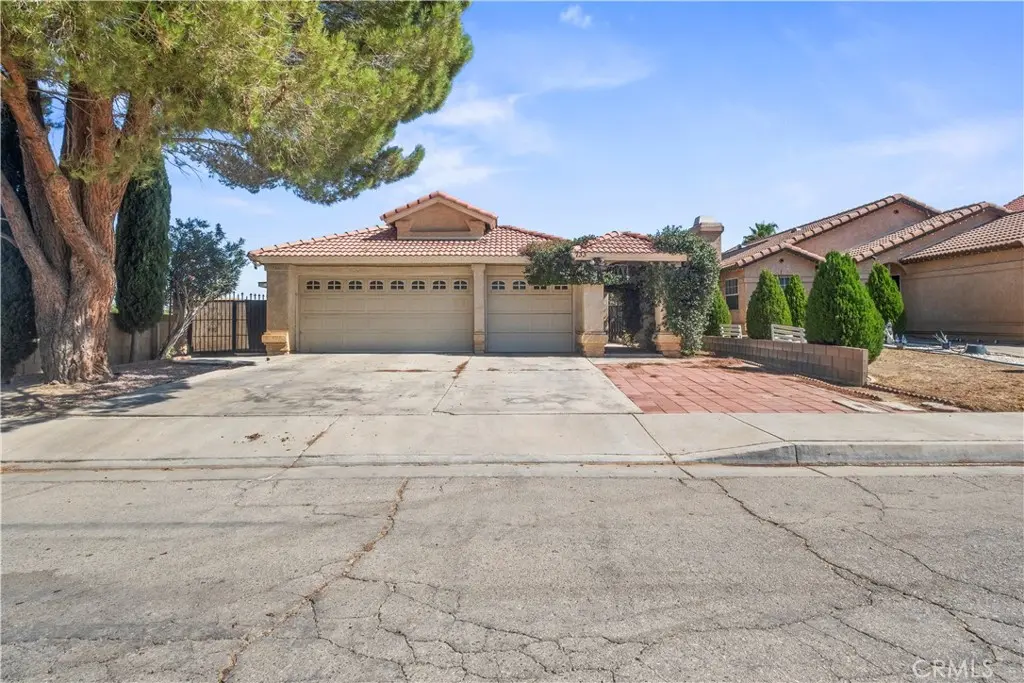 Single Family Residence for sale at 733 E Avenue J12, Lancaster, CA featuring 3 beds and 2 baths