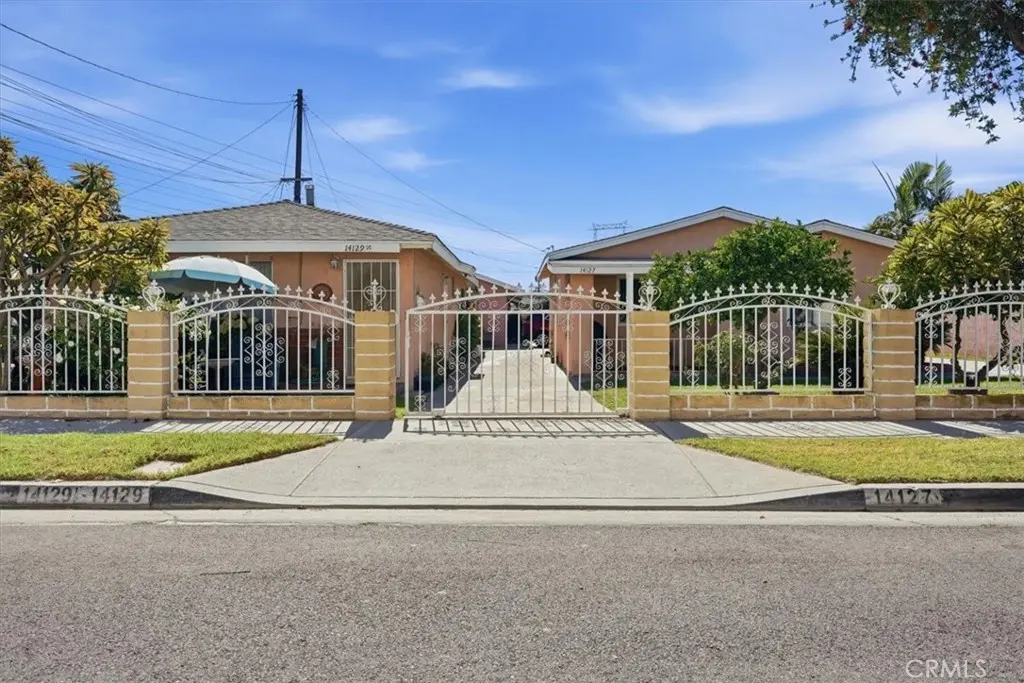 Quadruplex for sale at 14127 Colorado Ave, Paramount, CA