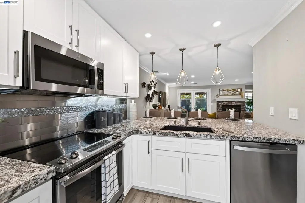 Townhouse for sale at 4125 Amberwood Cir, Pleasanton, CA featuring 2 beds and 3 baths