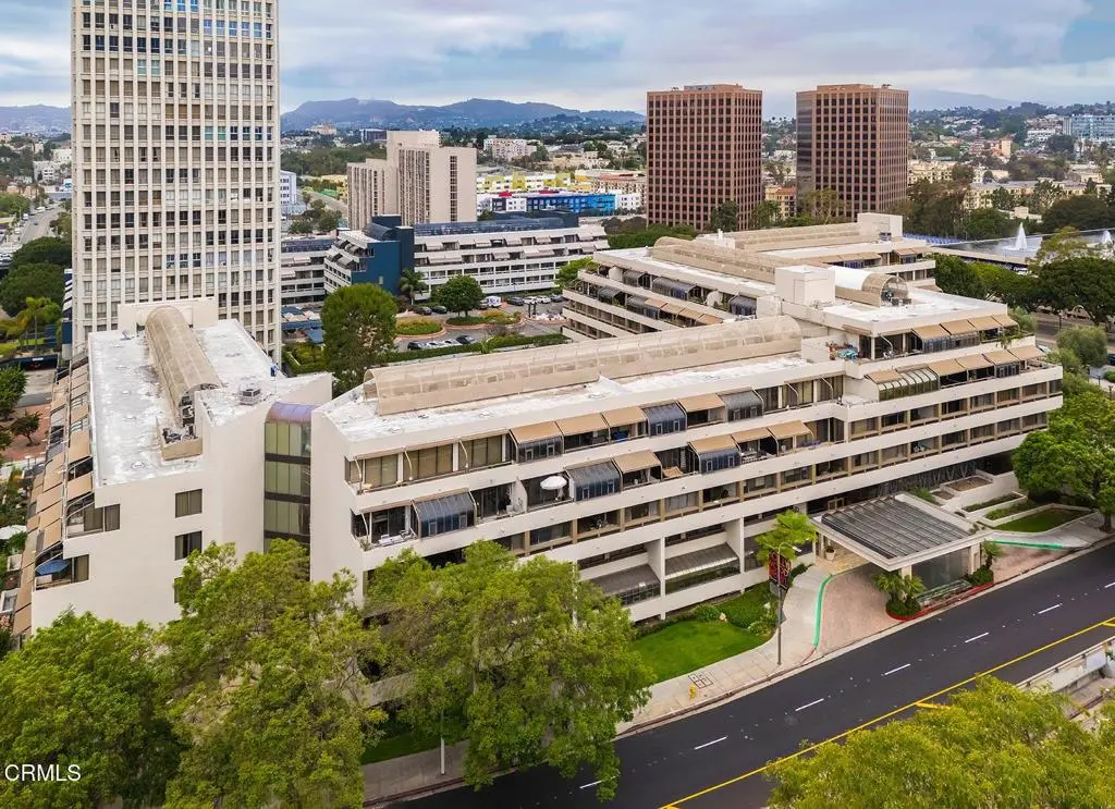 Condominium for sale at 121 S Hope Street 11, Los Angeles, CA featuring 1 bed and 1 bath