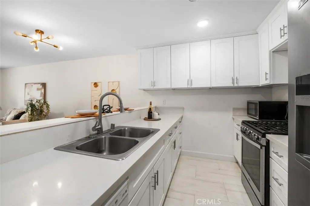 Condominium for sale at 324 Tangelo, Irvine, CA featuring 2 beds and 1 bath