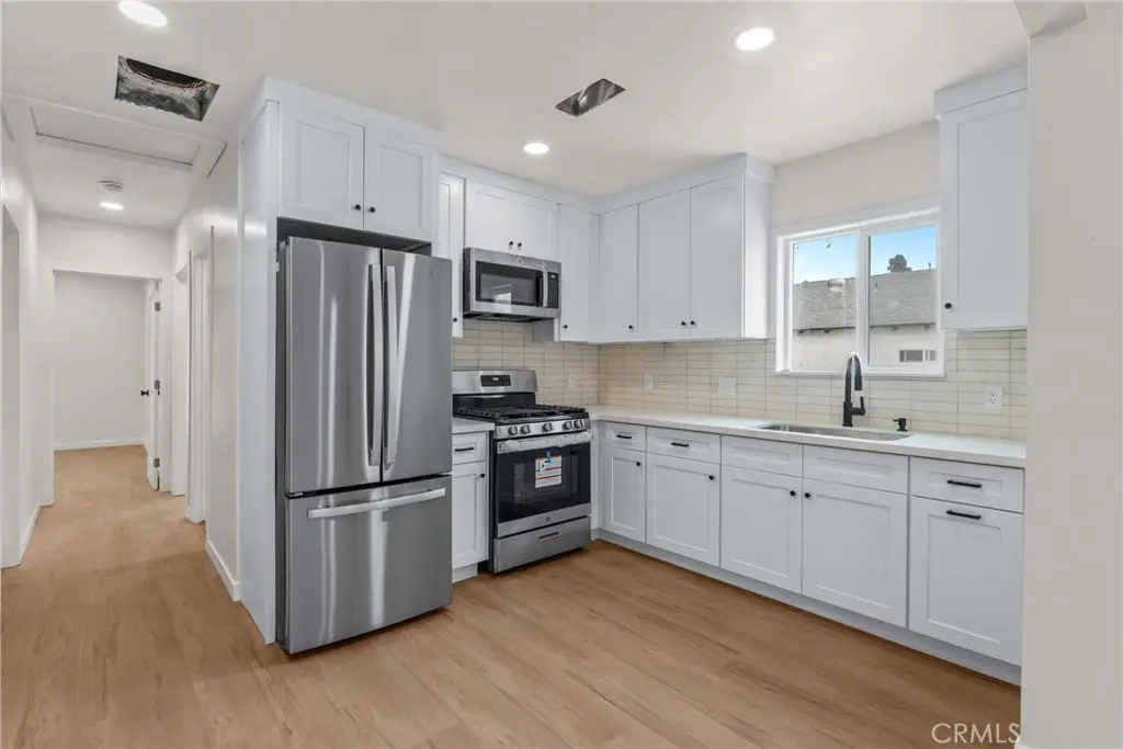 Residential Lease for rent at 6222 Magnolia Avenue, Whittier, Los Angeles County, CA featuring 2 beds and 1 bath