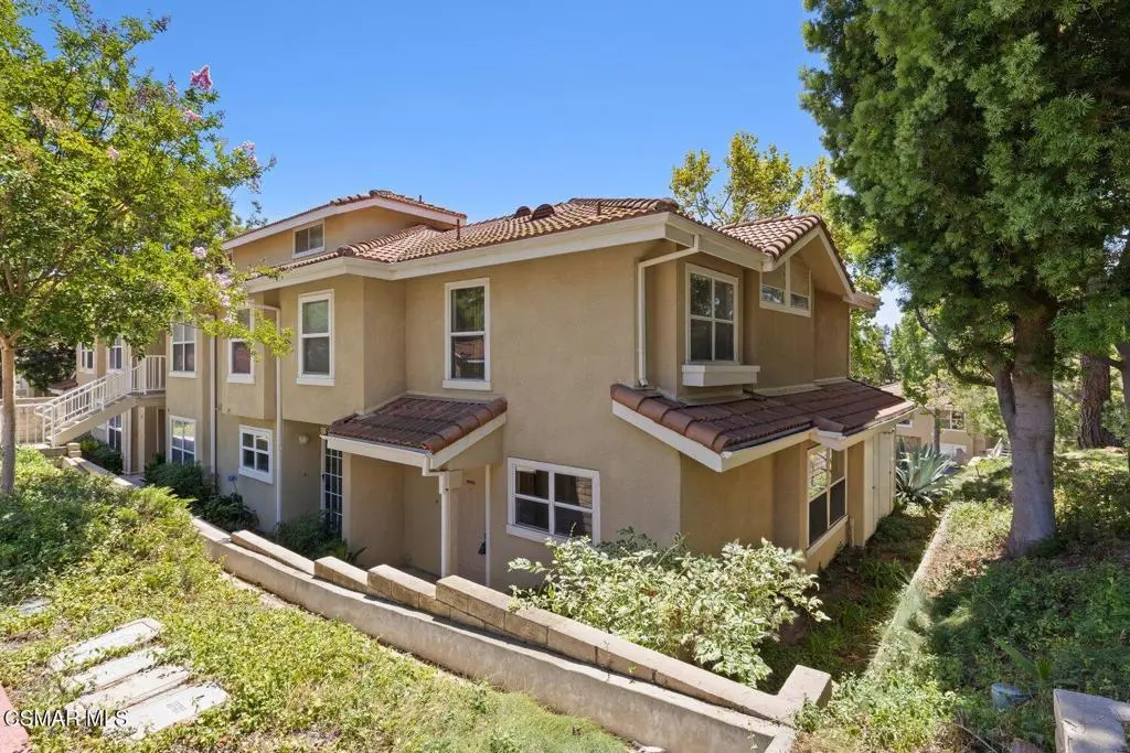 2731 Erringer Road 17, Simi Valley, CA — listing photo 1