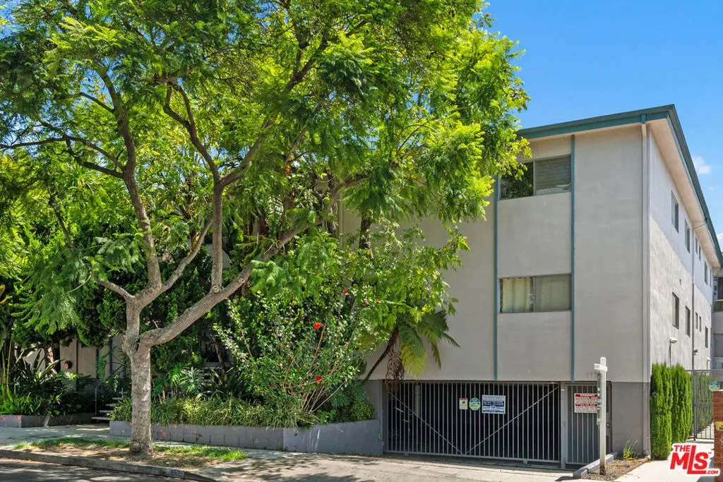 Residential Lease for rent at 1152 N Poinsettia Place 5, West Hollywood, Los Angeles County, CA and 1 bath