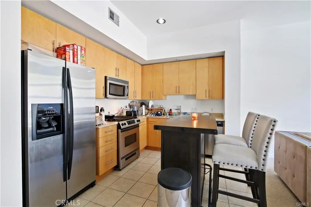 Condominium for sale at 133 The Promenade N 304, Long Beach, CA featuring 1 bed and 1 bath