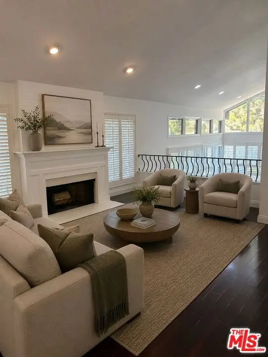 Residential Lease for rent at 2880 Woodwardia Drive, Los Angeles, Los Angeles County, CA featuring 3 beds and 3 baths