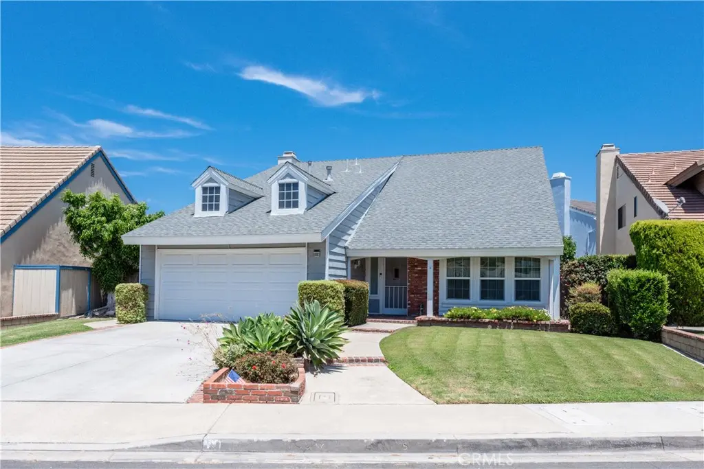 Residential Lease for rent at 11 Bragg, Irvine, Orange County, CA featuring 4 beds and 3 baths