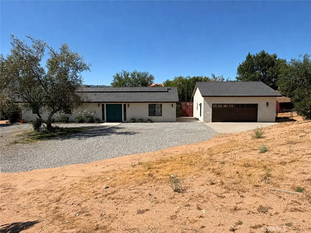 7850 Calpella, Hesperia, CA — listing photo 1