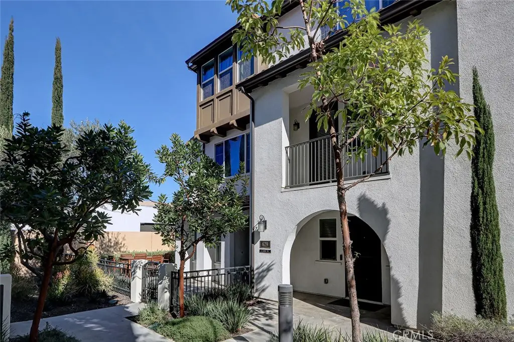 Townhouse for sale at 629 S Kinney, Anaheim, CA featuring 3 beds and 3 baths