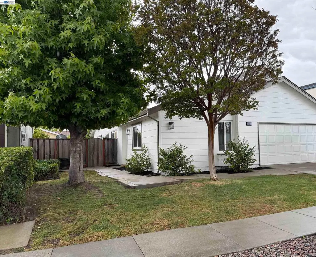 Single Family Residence for sale at 4162 Polonius Cir, Fremont, CA featuring 4 beds and 2 baths