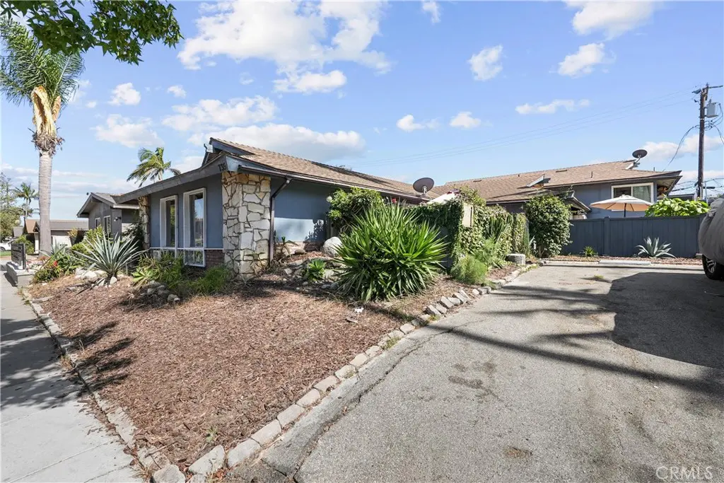 735 W 18th, Costa Mesa, CA — listing photo 1