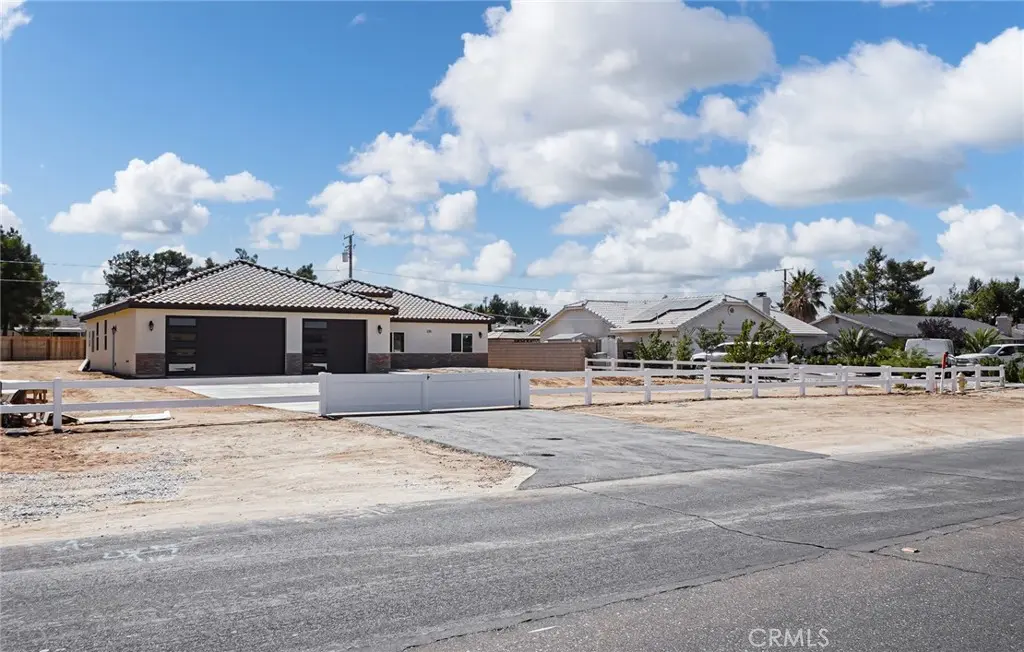 7428 I Avenue, Hesperia, CA — listing photo 1