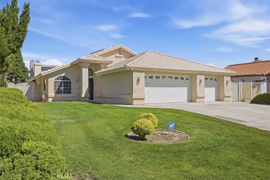 17980 Lakeview, Victorville, CA — listing photo 1