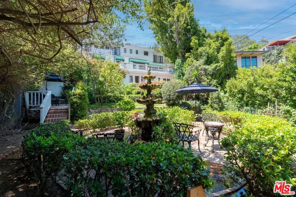 Residential Lease for rent at 8298 Presson Place, Los Angeles, Los Angeles County, CA featuring 1 bed and 1 bath