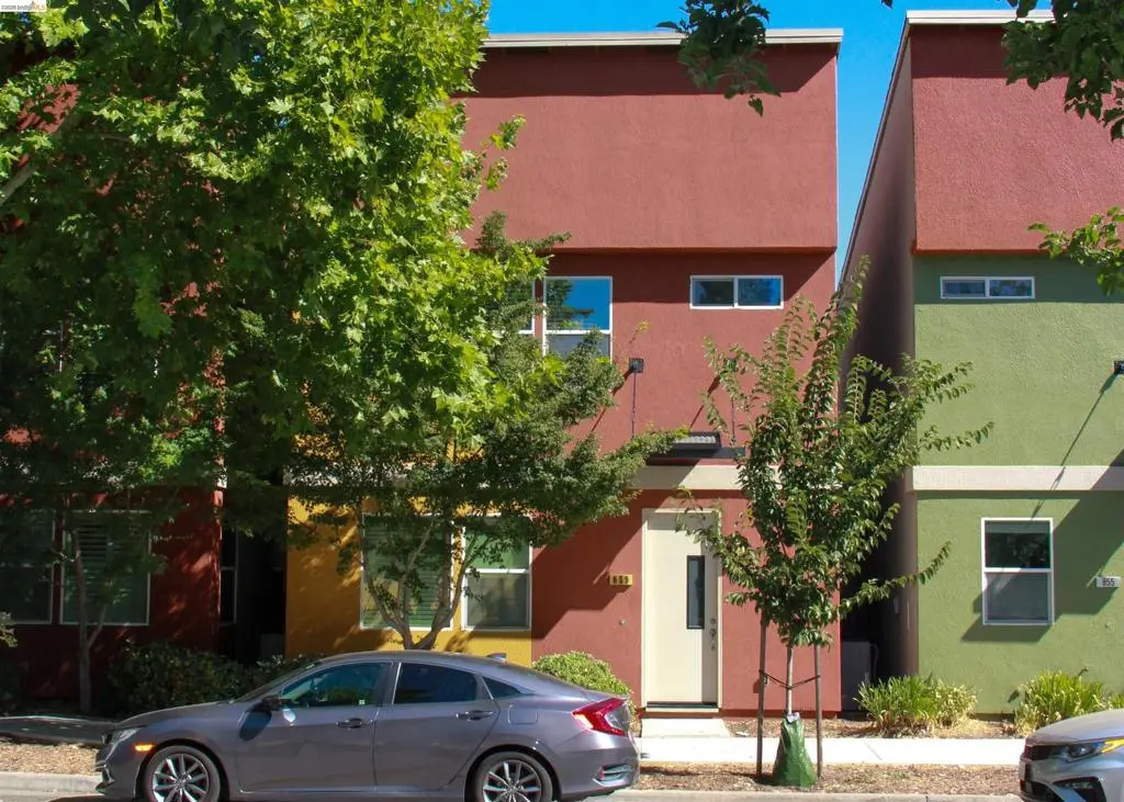 Residential Lease for rent at 859 Graphite Ln, West Sacramento, Yolo County, CA featuring 2 beds and 2 baths