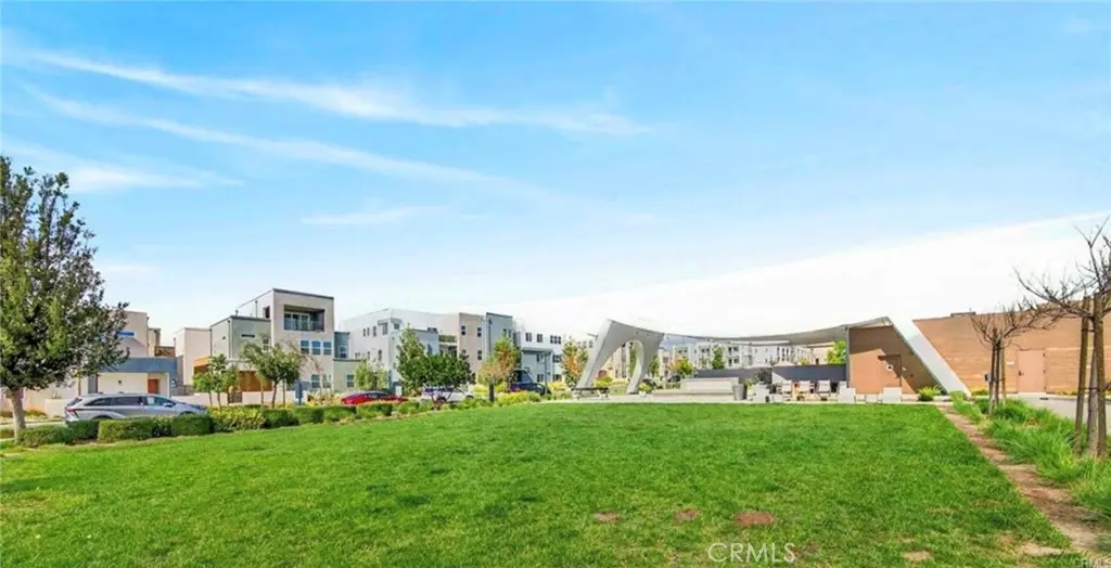Residential Lease for rent at 352 Tank, Irvine, Orange County, CA featuring 3 beds and 4 baths